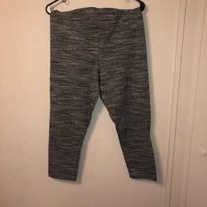 Woman’s Cotton Capri Leggings
